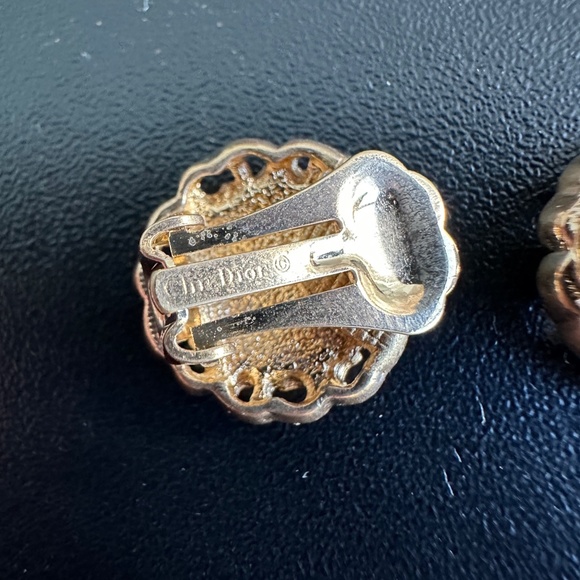 #32 18K gold plated Christian Dior vintage clip on earrings - Picture 8 of 9